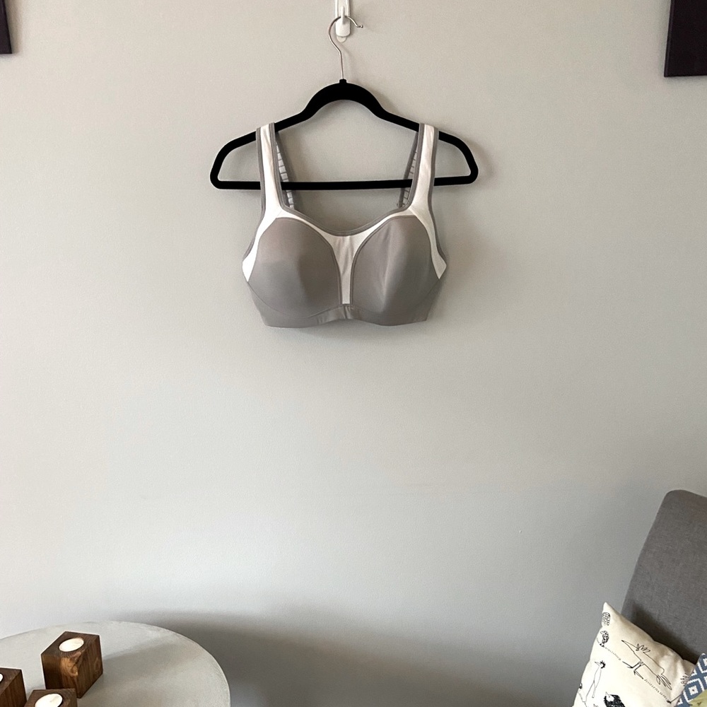 Womens’s underwire firm support sports bra.